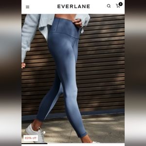 Everlane Perform legging (with pockets)
